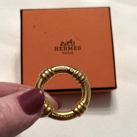HERMÈS Bouet Gold Plated Women's Scarf Ring Like New (box not included) - Picture 10 of 10